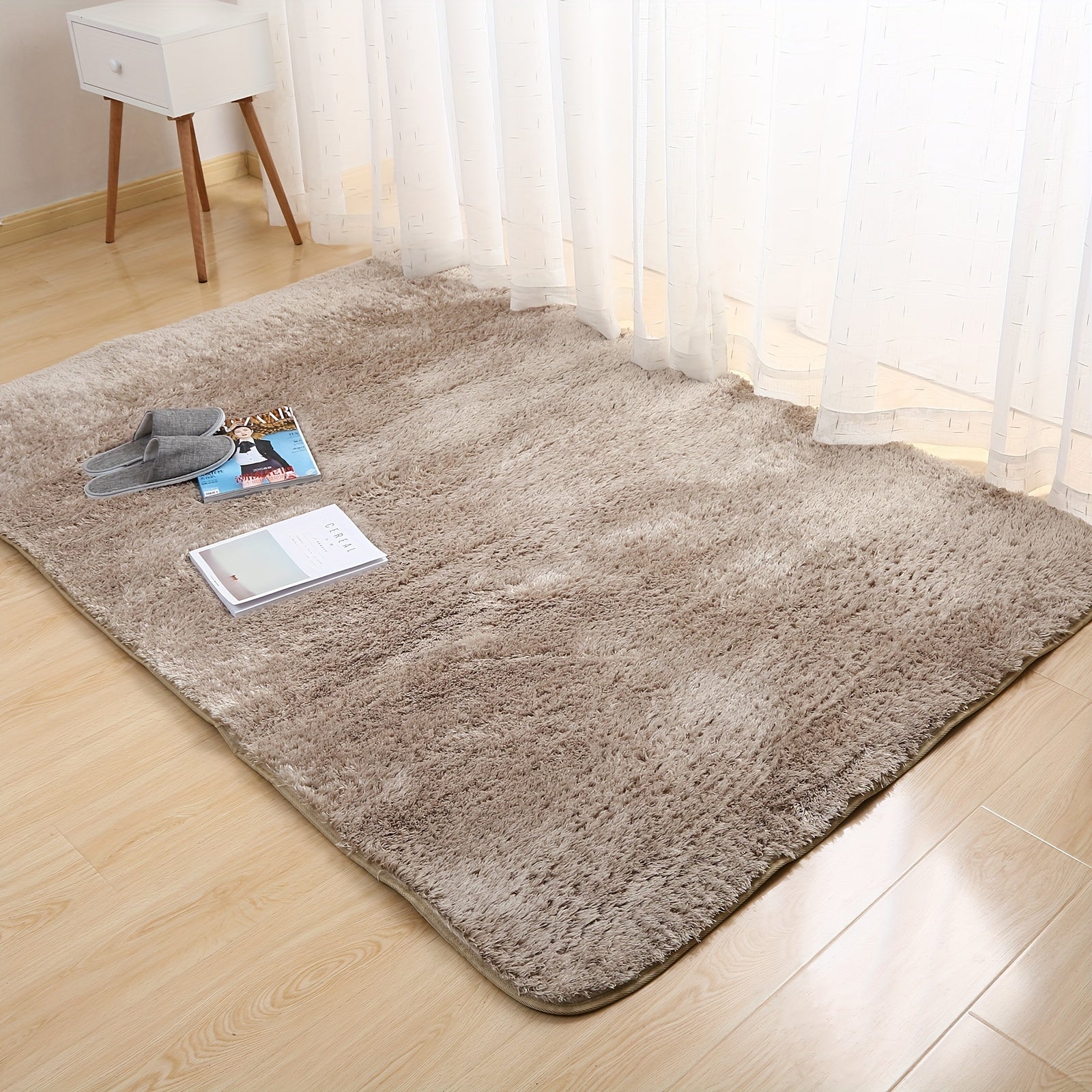 1pc Rectangle Area Rug, Polyester Fine Hairs Tufted Plush Carpet, 900g/㎡ Solid Color, Machine Washable Non-Slip Soft Floor Mat for Living Room Bedroom Bedside Indoor Décor